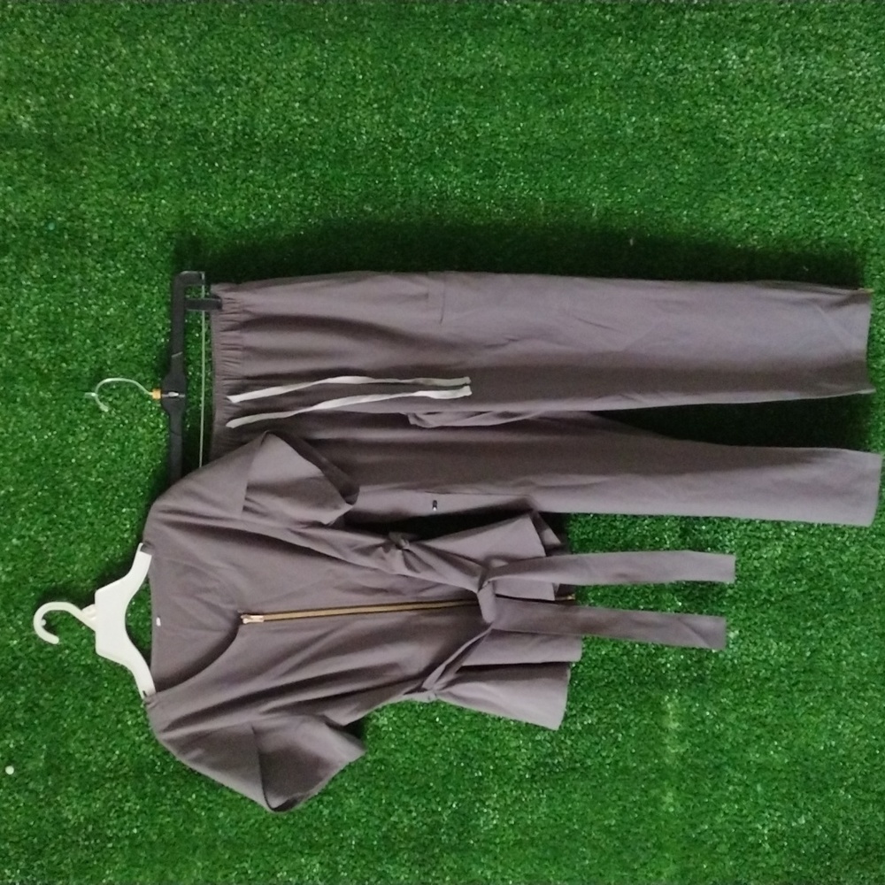 Unbranded two piece scrubs